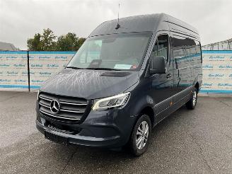 krockskadad bil bedrijf Mercedes Sprinter 317 CDI RWD PRO L2H2 LEDER NAV AUTO 3.5T TREKHAAK BPM VRIJ! 2024/12