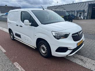 krockskadad bil bedrijf Opel Combo 1.5D 75KW AIRCO KLIMA NAVI SCHUIFDEUR EURO6 2021/6