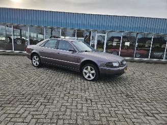 krockskadad bil motor Audi A8 3.7 V8 Aut. 1995/9