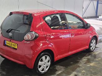 skadebil auto Toyota Aygo 1.0 12V VVT-i Hatchback  Benzine 998cc 50kW (68pk) FWD 2010/11