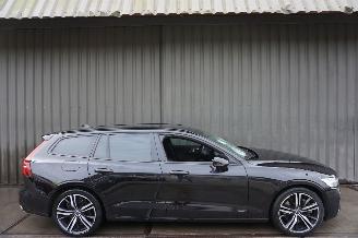 dommages Volvo V-60 2.0 T6 186kW Twin Engine AWD R-Design