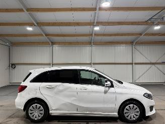 krockskadad bil auto Mercedes B-klasse 220d 130kW Automaat Ambition 2019/6
