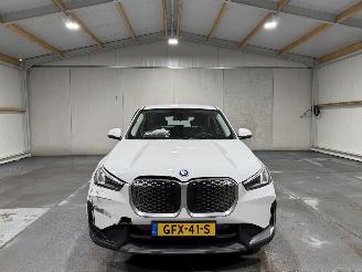 BMW iX1 67kWh 150kW eDrive20 Automaat picture 4