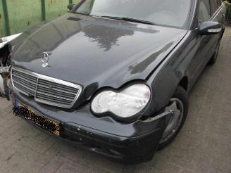 begagnad bil auto Mercedes C-klasse c 200 cdi station 2003/7