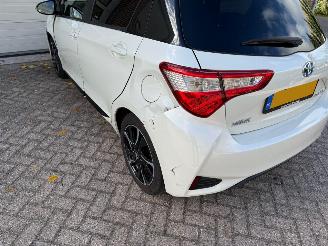 Toyota Yaris 1.5 Hybrid Bi-Tone Navi Clima Cruise picture 24