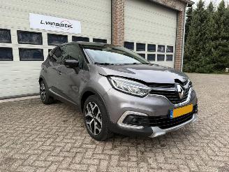 damaged passenger cars Renault Captur 1.3 TCe Intents Automaat Pano Navi Clima 57447 Km ! 2019/4