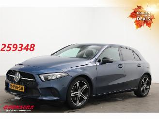 Schadeauto Mercedes A-klasse 180 LED Navi Clima Cruise Camera SHZ 32.862 km! 2021/11