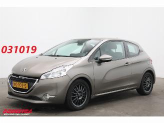 Auto incidentate Peugeot 208 1.4 VTi Allure Airco Cruise AHK 2012/8