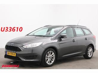 Damaged car Ford Focus 1.0 Trend Navi Airco Cruise PDC 2017/2