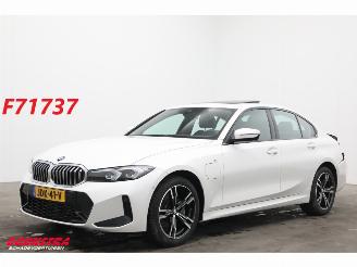 Schadeauto BMW 3-serie 330e M-Sport Schuifdak Leder LED Navi Clima Cruise Camera SHZ 2025/9