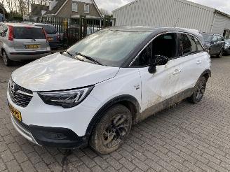 krockskadad bil bedrijf Opel Crossland X 1.2   ( 120 uitvoering ) 2019/11