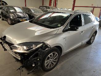 dañado coche sin carnet Renault Mégane Stationcar 1.2 TCE Limited 2015/3