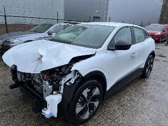 krockskadad bil bedrijf Renault Mégane E-Tech Optimum Charge Equilibre  160 kW/60 kWh 2023/8