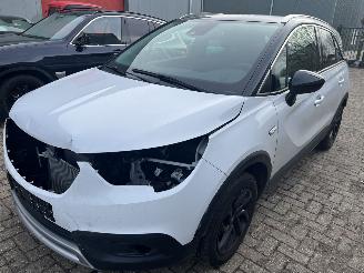 krockskadad bil bedrijf Opel Crossland X  1.2 Turbo Innovation 2019/7