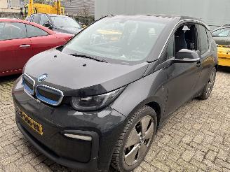 krockskadad bil aanhanger BMW i3 125 KW / 42,2 kWh   120 Ah  Automaat 2019/12