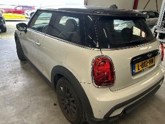 Mini Cooper 1.5 Business Edition picture 8