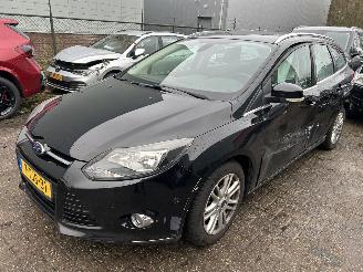 krockskadad bil auto Ford Focus 1.0 EcoBoost  Stationcar 2014/2