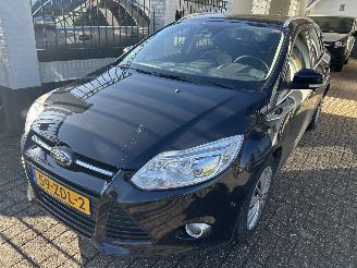 krockskadad bil auto Ford Focus 1.0 Stationcar 2012/10