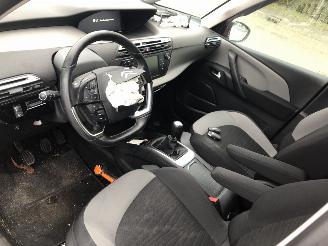 Citroën C4 PICASSO 12i 96kW E6 66000 km picture 6