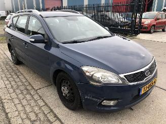 Kia Cee d 1.6 CVVT Sporty Wagon X-ecutive picture 3