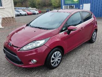 damaged passenger cars Ford Fiesta Ford Fiesta 1,4 Titanium 2010/7
