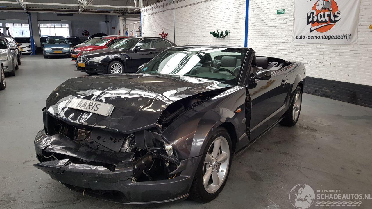 Ford Mustang Mach-e 4.6 BENZ AUT CABRIO 305 PK.....