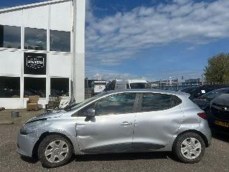dommages Renault Clio 1.5 dCi ECO Expression BJ 2013 305585 KM