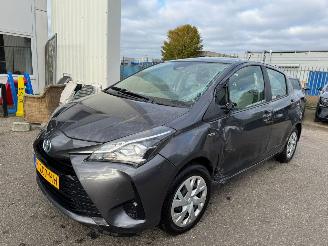skadebil auto Toyota Yaris Toyota Yaris 1.5 Hybrid Active AUTOMAAT 2020/2