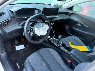 Peugeot 208 1.2 PureTech Allure Pack picture 7