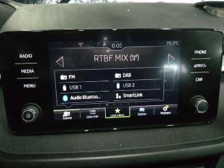 Vrakbiler auto Skoda Fabia Fabia IV (PJ3), Hatchback 5-drs, 2021 1.0 TSI 12V 2023/11