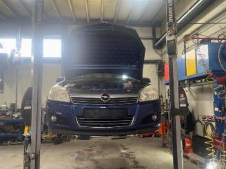 Vrakbiler auto Opel Astra Astra H (L48), Hatchback 5-drs, 2004 / 2014 1.6 16V 2008/5