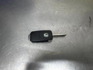 Uttjänta bilar auto Skoda Fabia Fabia II (5J), Hatchback 5-drs, 2006 / 2014 1.4i 16V 2008/11