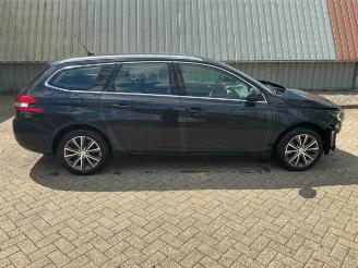 Peugeot 308 308 SW (L4/L9/LC/LJ/LR), Combi 5-drs, 2014 / 2021 1.2 12V e-THP PureTech 110 picture 2