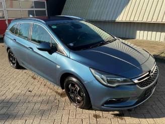 Coche siniestrado Opel Astra Astra K Sports Tourer, Combi, 2015 / 2022 1.0 Turbo 12V 2016/11