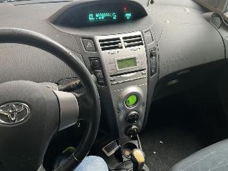 Toyota Yaris 1.3 VVTi Luna picture 16