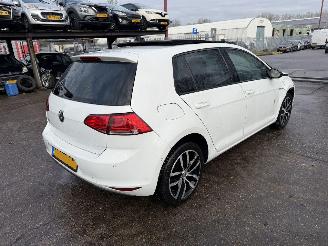 krockskadad bil auto Volkswagen Golf 1.4 TSI 103KW DSG Pano ACT Highline 2014/4