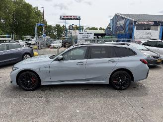 Schadeauto BMW 3-serie 330e 135KW Pano Clima Navi M-Pakket NAP 2025/12