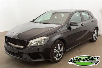 damaged passenger cars Mercedes A-klasse A160 Airco Navi 2017/3