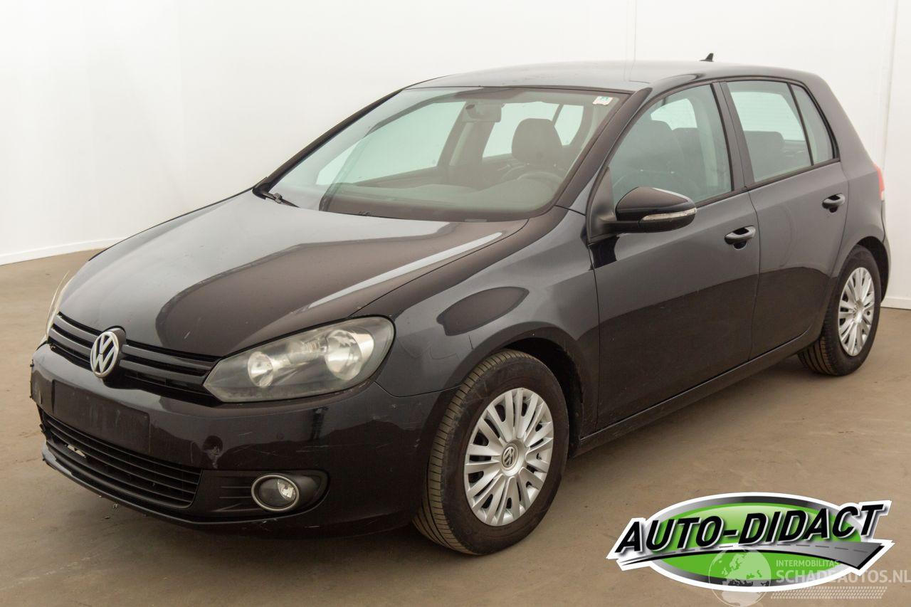 Volkswagen Golf 1.6 TDI BlueMotion Leder Navi