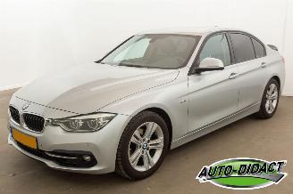 Unfallwagen BMW 3-serie 320i Automaat Clima Navi Leder Corporate Lease High Executive 2017/11
