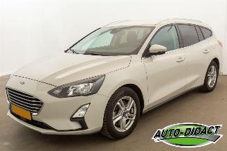skadebil auto Ford Focus 1.0 EcoBoost Automaat Camera Titanium Business 2021/10