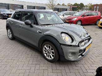 Auto incidentate Mini Cooper 1.5 Cooper Business 2016/6