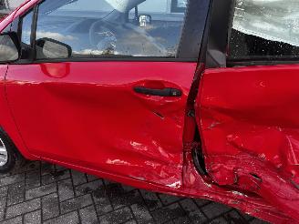 Toyota Yaris 1.0 VVTI Idols picture 10