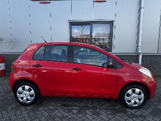 Toyota Yaris 1.0 VVTI Idols picture 4