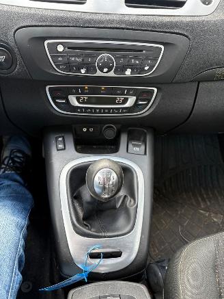 Renault Scenic 1.4 TCE Dynamique picture 13