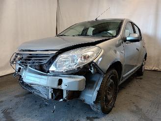 dañado Dacia Sandero Sandero I (BS) Hatchback 1.4 LPG (K7J-714) [53kW]  (01-2009/12-2012)