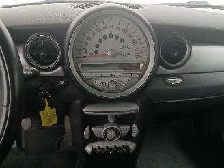 Mini Mini Mini (R56) Hatchback 1.4 16V One (N12-B14A) [70kW]  (11-2006/03-2010) picture 15