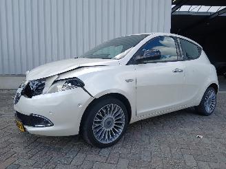 Lancia Ypsilon Ypsilon (312) Hatchback 0.9 TwinAir 85 (312.A.2000(Euro 5)) [63kW]  (0=
5-2011/...) picture 4
