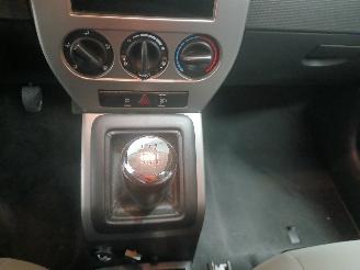 Jeep Compass Compass I (MK49) SUV 2.4 16V 4x4 (ERZ) [125kW]  (09-2006/12-2016) picture 17