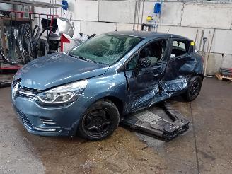 Démontage voiture Renault Clio Clio IV (5R) Hatchback 5-drs 0.9 Energy TCE 90 12V (H4B-408(H4B-B4)) [=
66kW]  (11-2012/08-2021) 2017/8